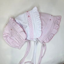 Load image into Gallery viewer, Bonnet w/hand smocking