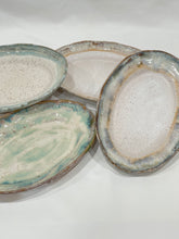 Load image into Gallery viewer, Small Oval Platter