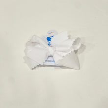 Load image into Gallery viewer, Medium Scallop Bow