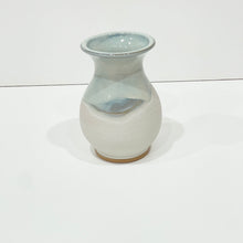 Load image into Gallery viewer, Carnation Vase
