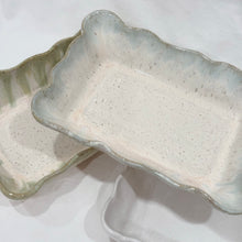Load image into Gallery viewer, Waved Rectangle Baker
