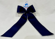 Load image into Gallery viewer, King Moonstitch Bow with Tails
