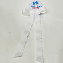 Load image into Gallery viewer, Mini Scallop Bow with tails