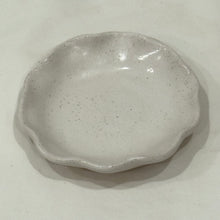Load image into Gallery viewer, Ruffled Sauce Dish