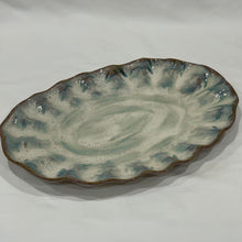 Load image into Gallery viewer, Fluttered Oval Platter