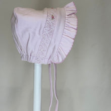 Load image into Gallery viewer, Bonnet w/hand smocking
