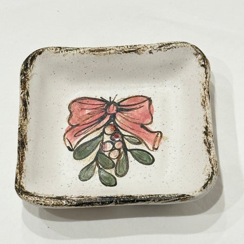 Merry Mistletoe Dish