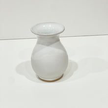 Load image into Gallery viewer, Carnation Vase
