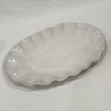 Load image into Gallery viewer, Fluttered Oval Platter