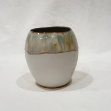 Load image into Gallery viewer, Tulip Vase