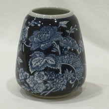 Load image into Gallery viewer, Blue and White Vase