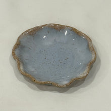 Load image into Gallery viewer, Ruffled Sauce Dish