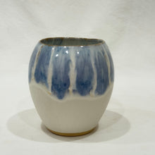 Load image into Gallery viewer, Tulip Vase