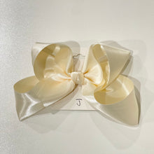 Load image into Gallery viewer, Satin Hair Bow