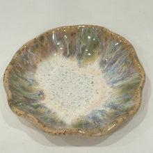 Load image into Gallery viewer, Ruffled Sauce Dish
