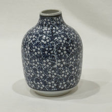 Load image into Gallery viewer, Blue and White Vase