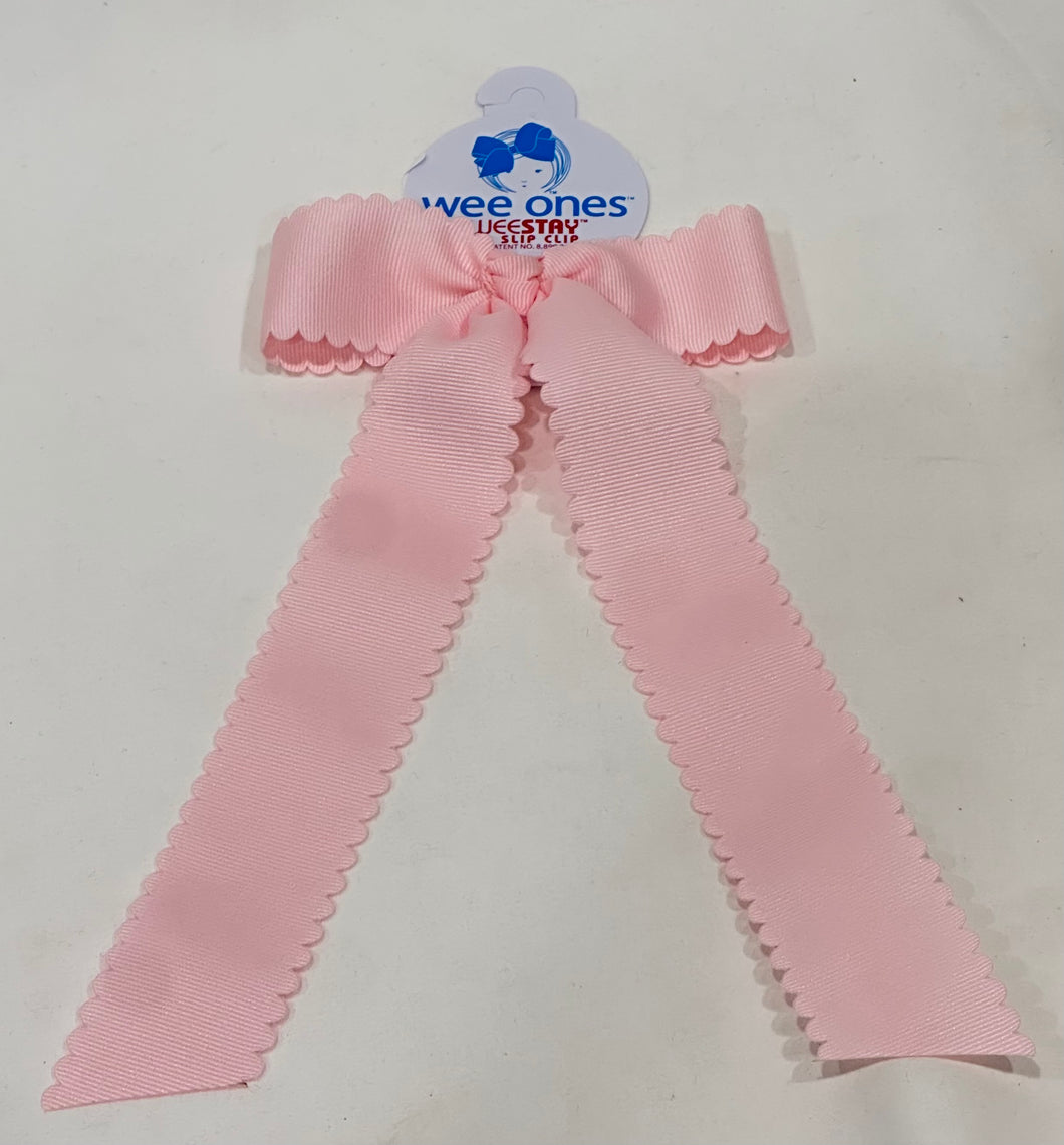 Medium Scalloped Bow with Tails