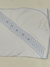 Load image into Gallery viewer, Blanket w/hand Smocking