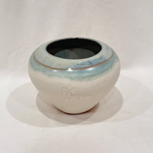 Load image into Gallery viewer, Floral Vase