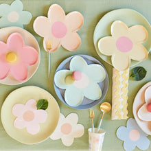 Load image into Gallery viewer, Daisy Shaped Plates