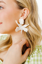 Load image into Gallery viewer, Flora Earrings
