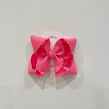 Load image into Gallery viewer, Scalloped Hair Bow